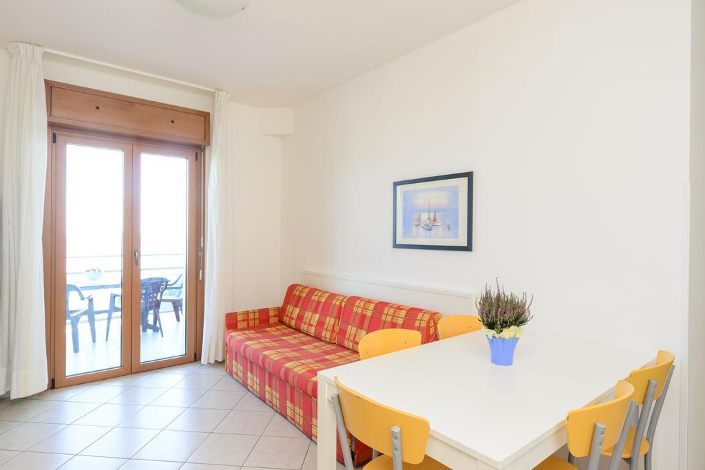 Sunbeach Apartments Lignano Sabbiadoro Extérieur photo