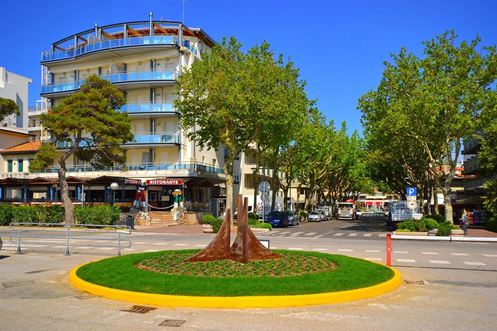 Sunbeach Apartments Lignano Sabbiadoro Extérieur photo