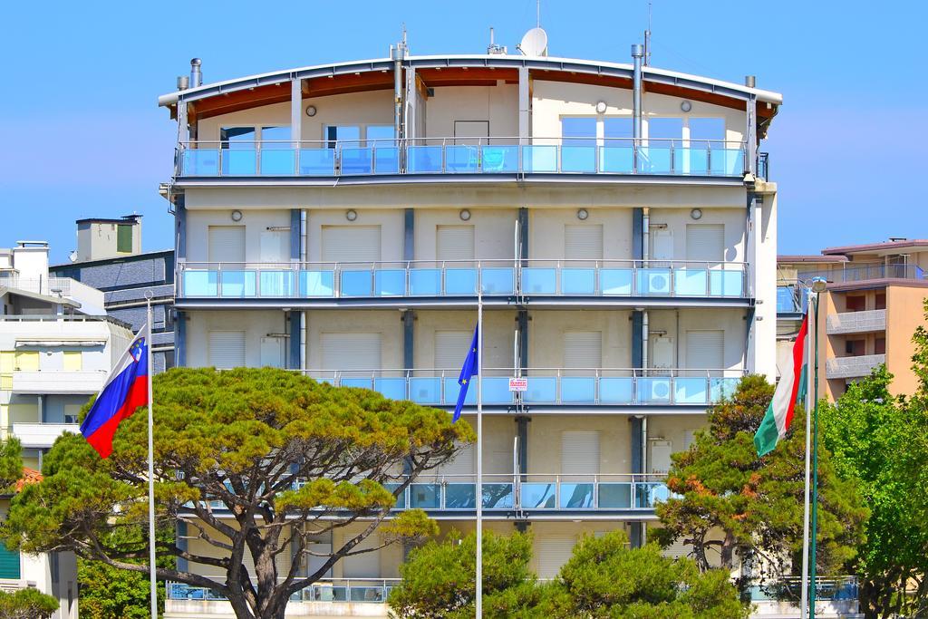 Sunbeach Apartments Lignano Sabbiadoro Extérieur photo
