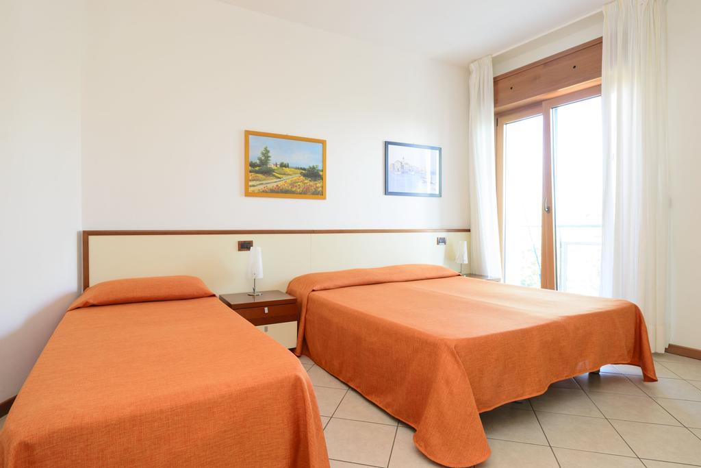 Sunbeach Apartments Lignano Sabbiadoro Extérieur photo