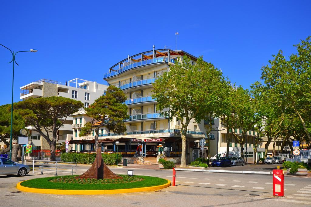 Sunbeach Apartments Lignano Sabbiadoro Extérieur photo
