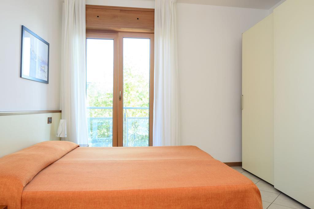 Sunbeach Apartments Lignano Sabbiadoro Extérieur photo